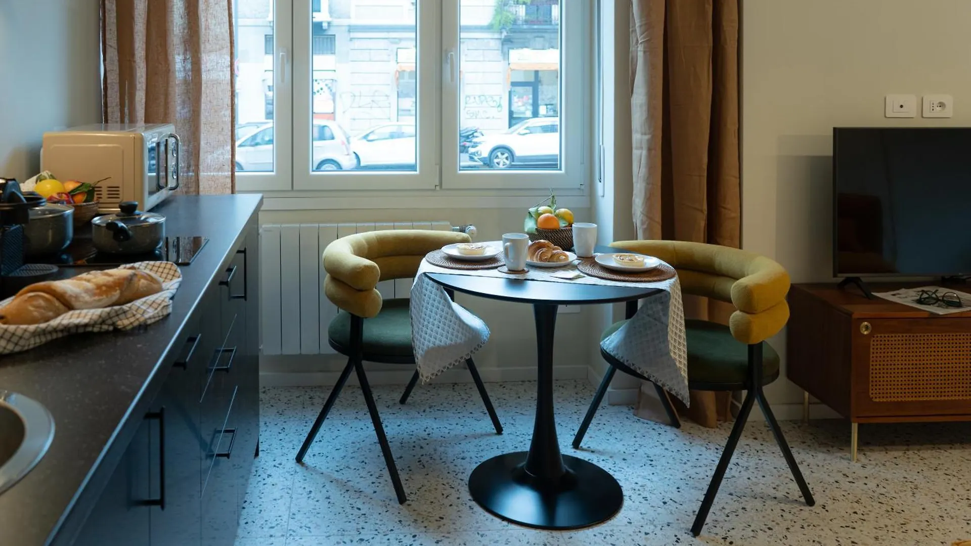 Apartment Vassily Studio Deluxe Metro M1 Rembrandt 45 Milan Italy