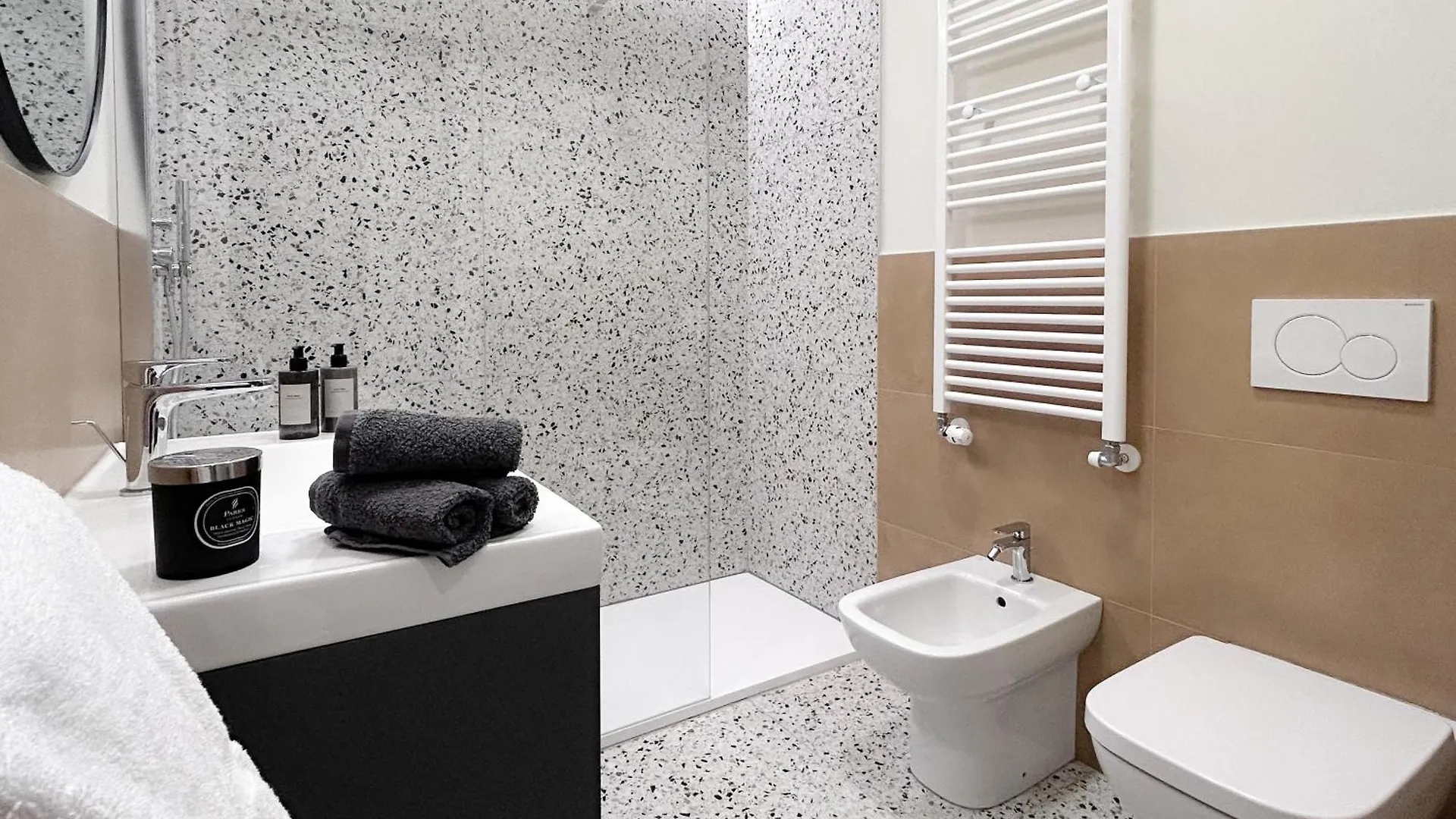 Apartment Vassily Studio Deluxe Metro M1 Rembrandt 45 Milan Italy