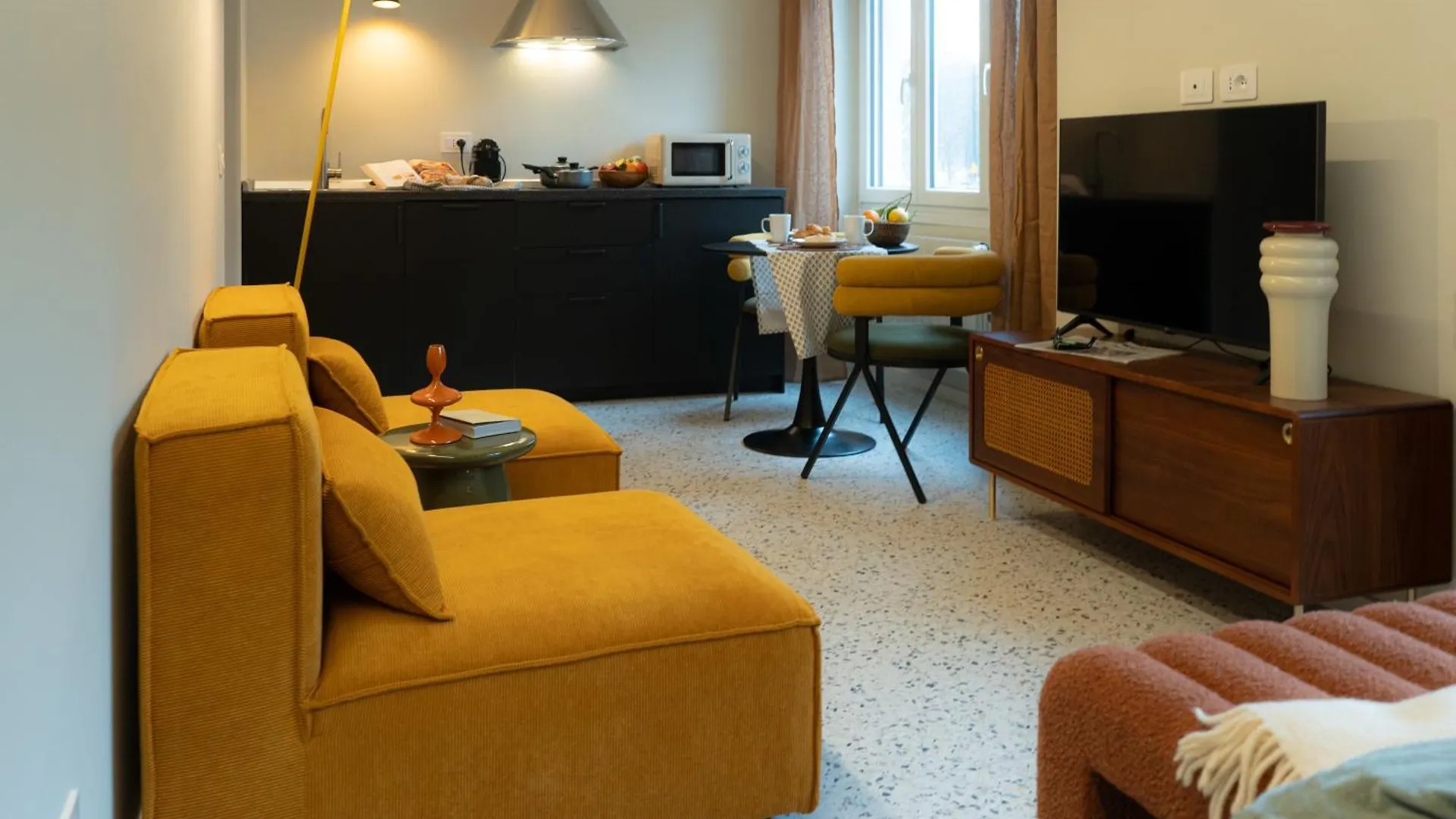 Apartment Vassily Studio Deluxe Metro M1 Rembrandt 45 Milan